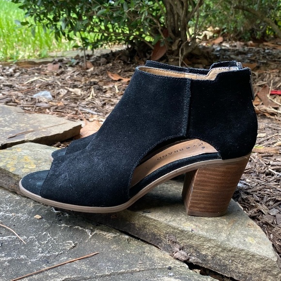 Lucky Brand Size 7.5 38 Keight Black Suede Leather Peep Booties Zipper - Picture 1 of 8